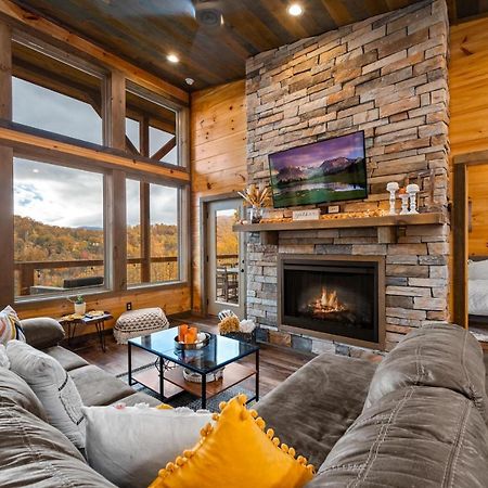 The Overlook - '21 Cabin - Gorgeous Unobstructed Views - Fire Pit Table - Gamerm - Hottub - Xbox - Lots Of Bears Гатлинбург Экстерьер фото